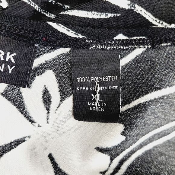 New York & Company Black & White Floral V Neck Wrap Midi Dress 2960 - Picture 6 of 8